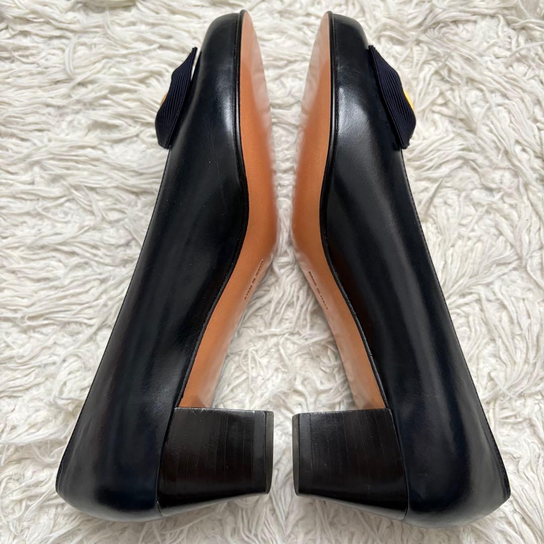 未使用級　サルヴァトーレ・フェラガモ23cm NOSTALGIA ヴァラリボン