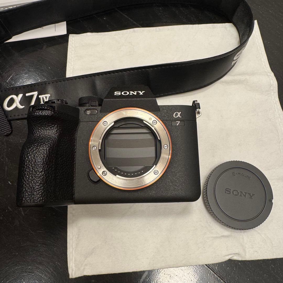 【美品】SONY α7 IV ILCE-7M4 ボディ　ミラーレス一眼