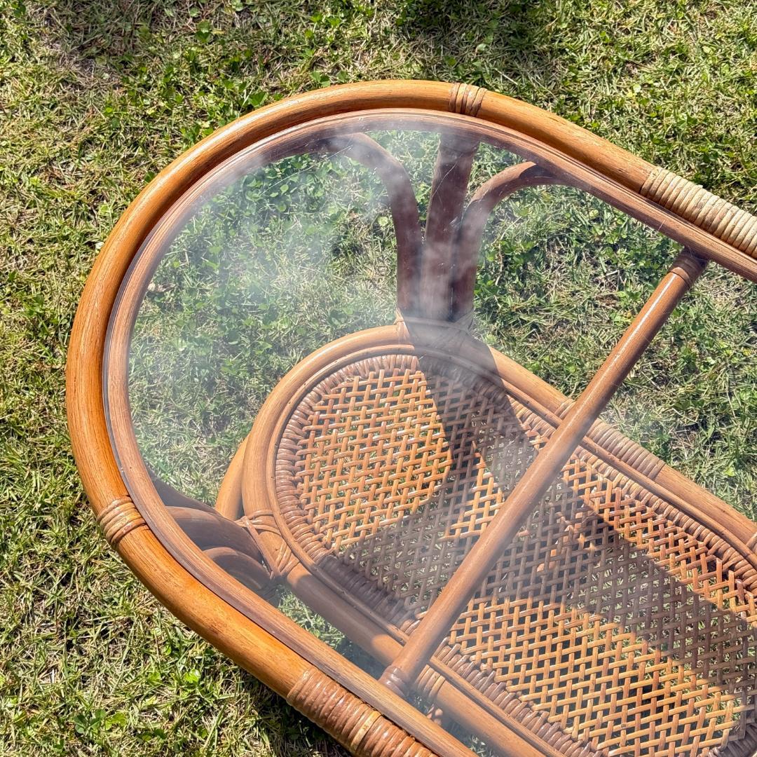 ビンテージ　古びた良き佇まいのラタン　小さなガラステーブル