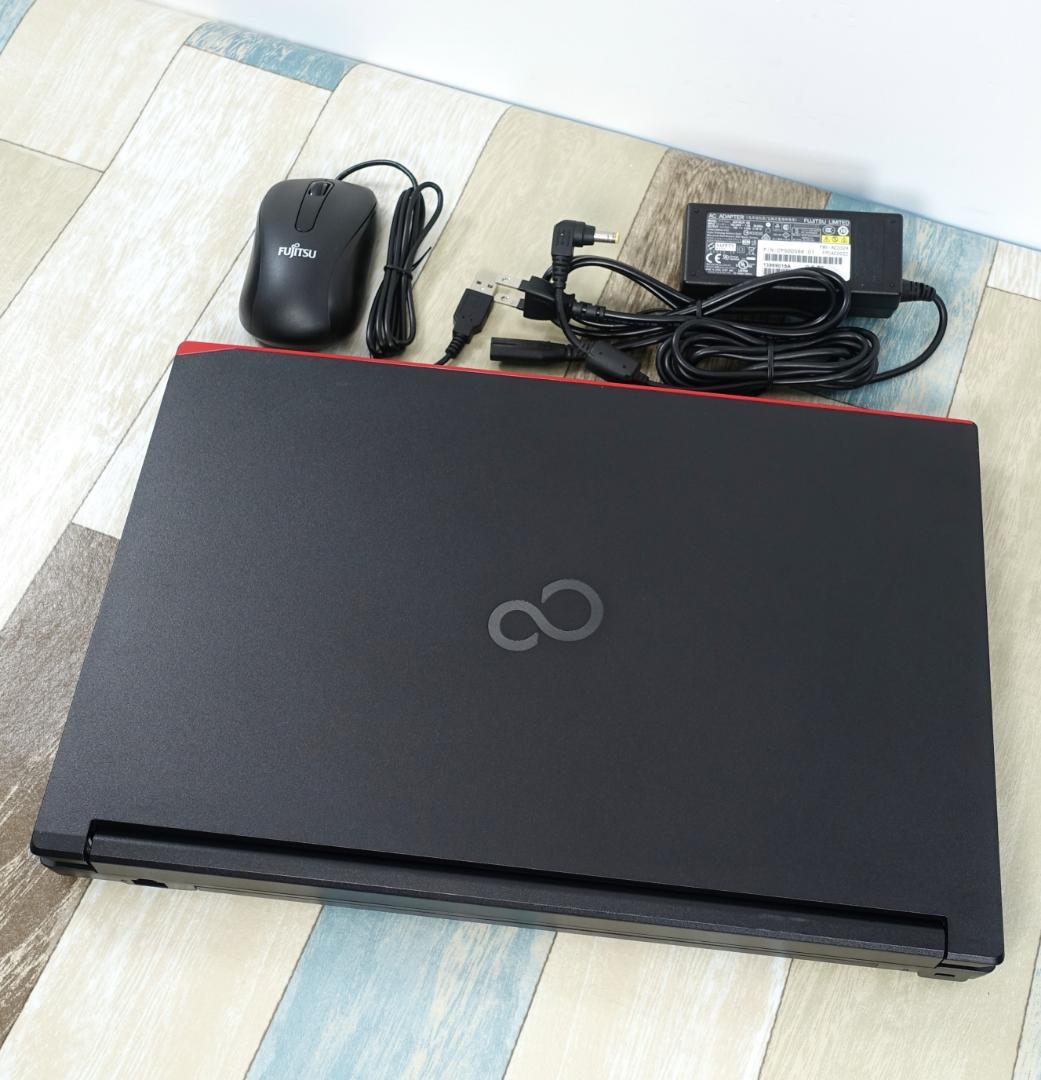 美品で神速の２０２３年製✨１２世代ｉ５に超高速新品ＳＳＤ５１２ＧＢ＆大容量メモリ