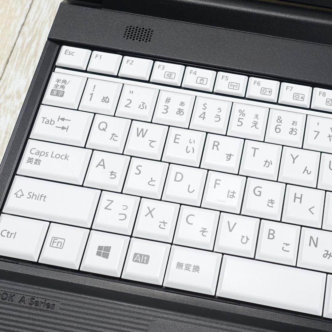 美品で神速の２０２３年製✨１２世代ｉ５に超高速新品ＳＳＤ５１２ＧＢ＆大容量メモリ