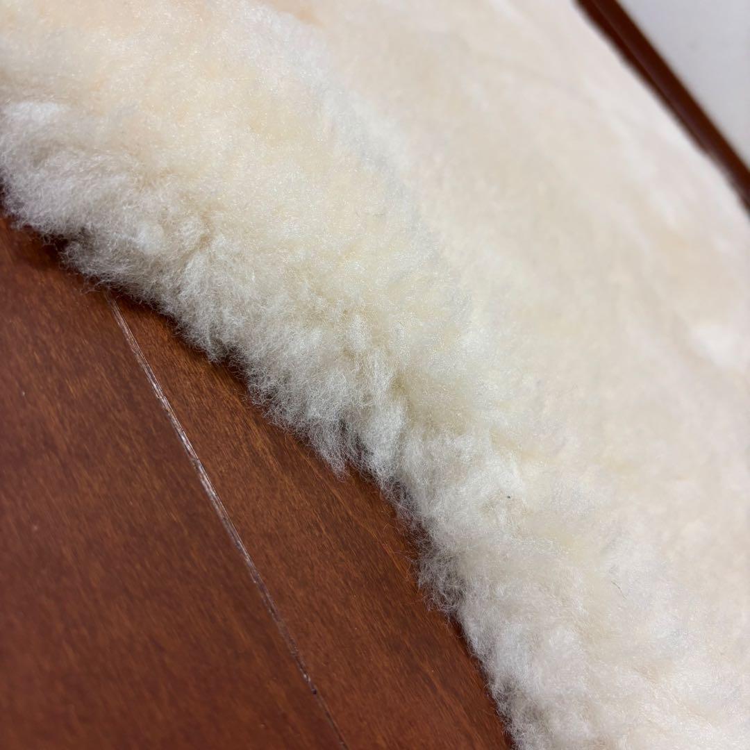 特大　本物ムートンラグ２匹物　羊毛皮　オセアニア産　クリームホワイト