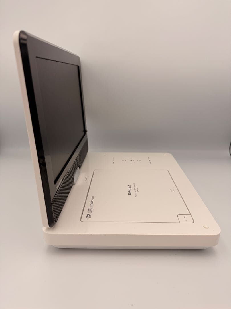 東芝 REGZA ポータブルDVDプレーヤー SD-P1010S ＋DVD5枚