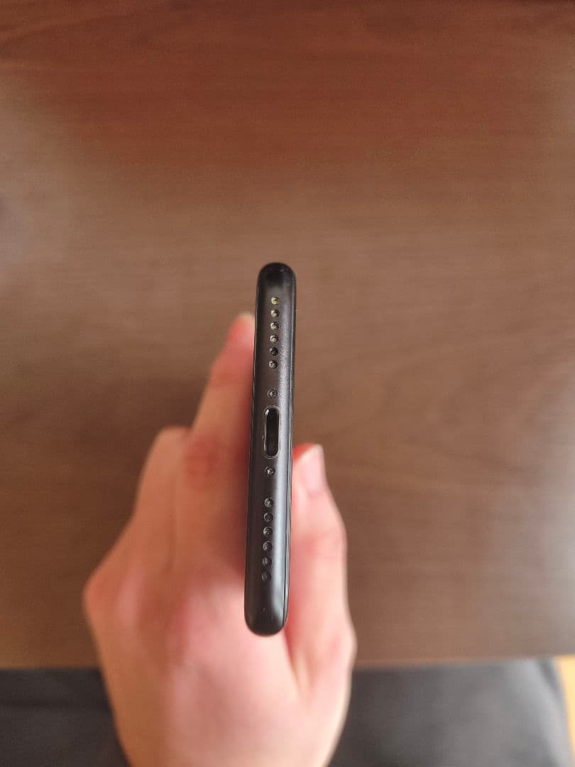 Apple iPhone SE2 ブラック 本体4