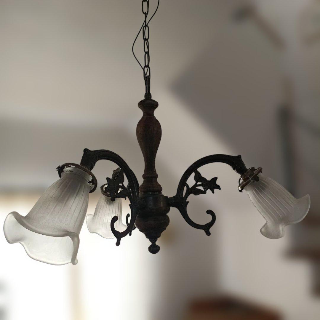 3灯シャンデリア照明　アンティーク調　 Sunyow サンヨウ