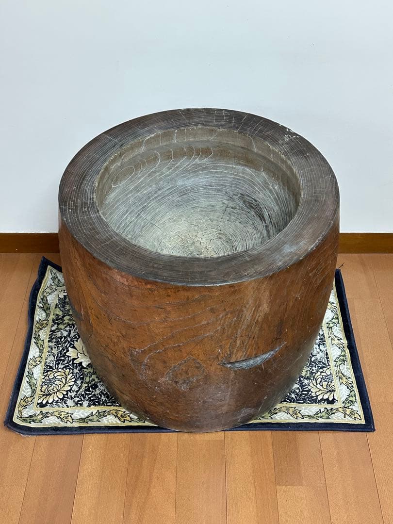 欅製　ケヤキ　木製　円筒形　臼 大きめ　室内保管していました