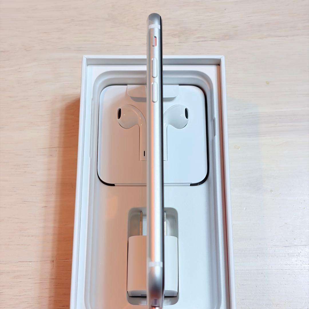 【極美品】Apple iPhone SE 2 ホワイト 64GB 本体 付属品有