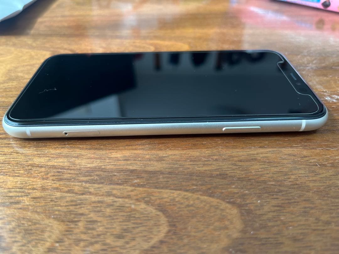 iPhone 11 64G ホワイト 本体