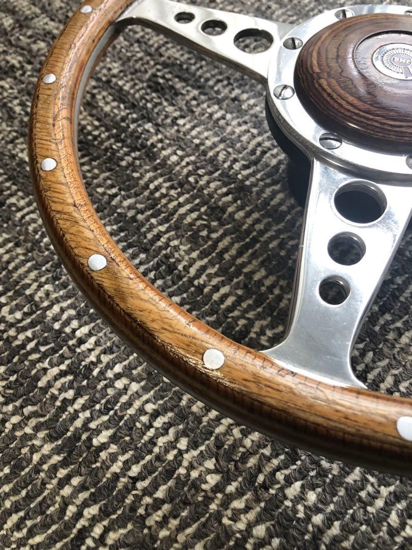 BMCミニ用ローバーミニ用モトリタステアリング330φフラットボス付。