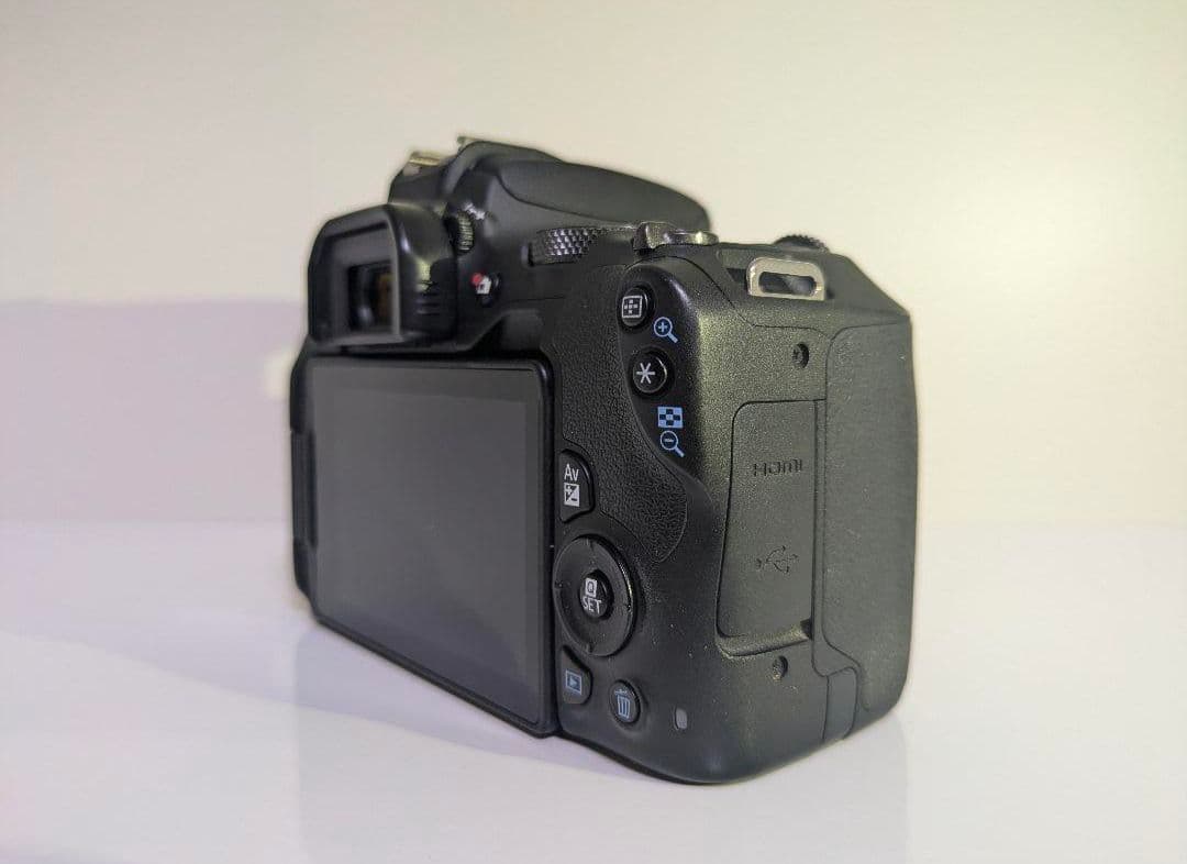 Canon EOS Kiss X9 デジタル一眼レフカメラ ダブルズームキット