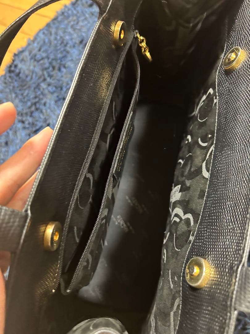 フェラガモ ブラック　バッグ