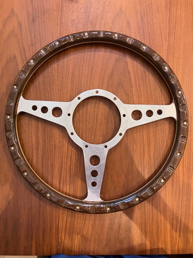 Moto Lita ウッドステアリング