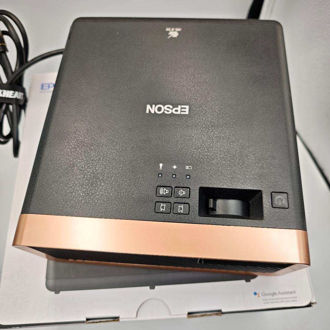 【美品】EPSON EF-100B ホームプロジェクター 使用時間85hのみ