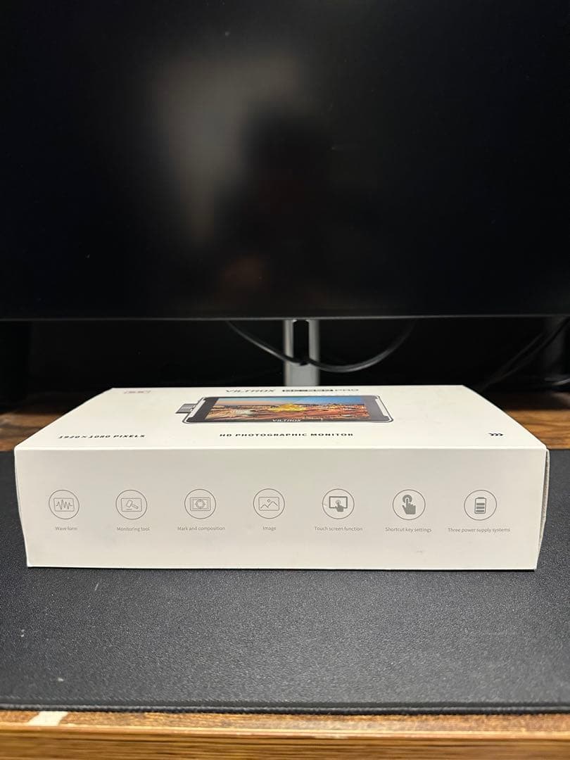 VILTROX DC-550 PRO 5.5インチモニター