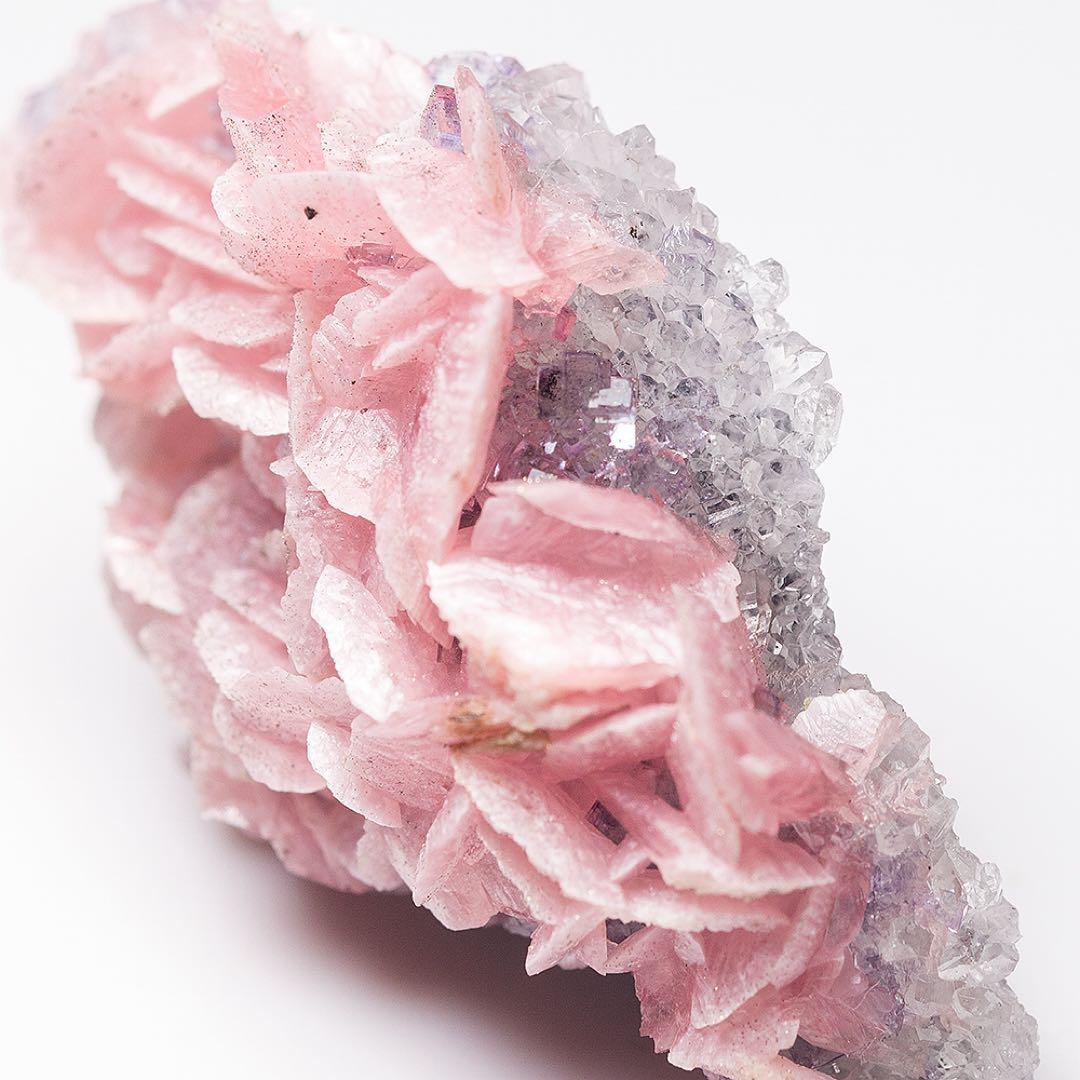 中国 ロードクロサイト フローライト 蛍石 天然石 原石 鉱物標本 鉱石 748