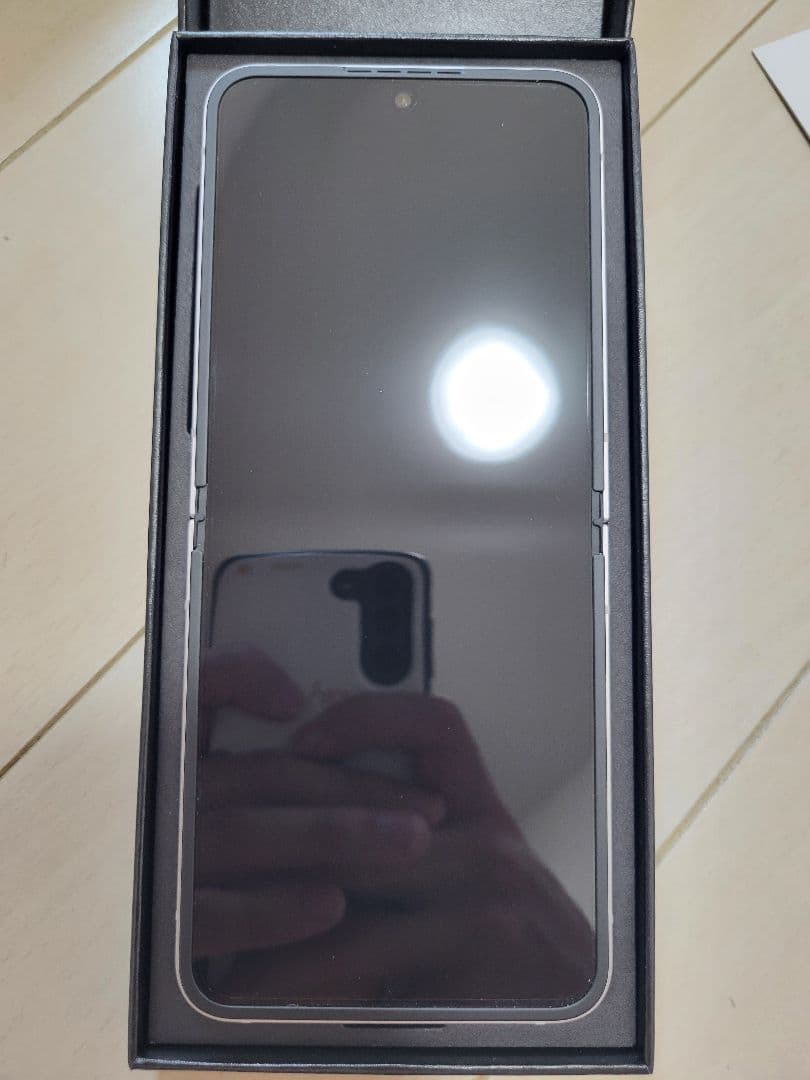 美品Samsung Galaxy Flip 6 512gb　Fit 3付き