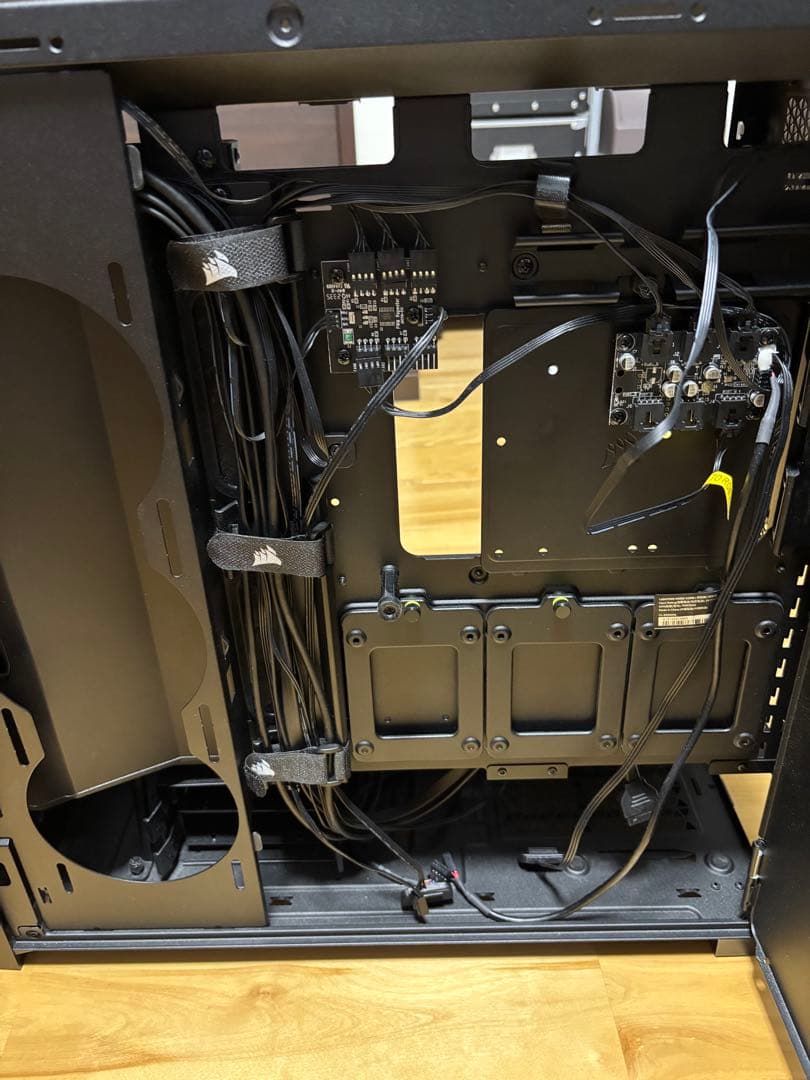 CORSAIR iCUE 5000X RGB 中古