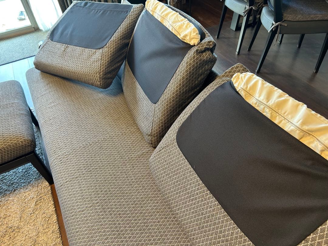 カリモク 3人掛けソファ WU45 オットマンとセットで購入お願いします。