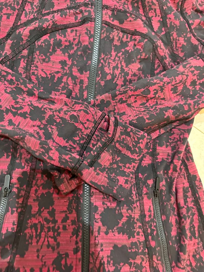 ルルレモン　エンジ　ブラック　上下　セット