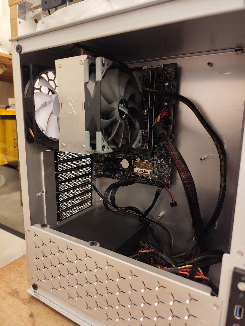 Windows11パソコン　I7-7700　メモリ32GB　SSD250gb