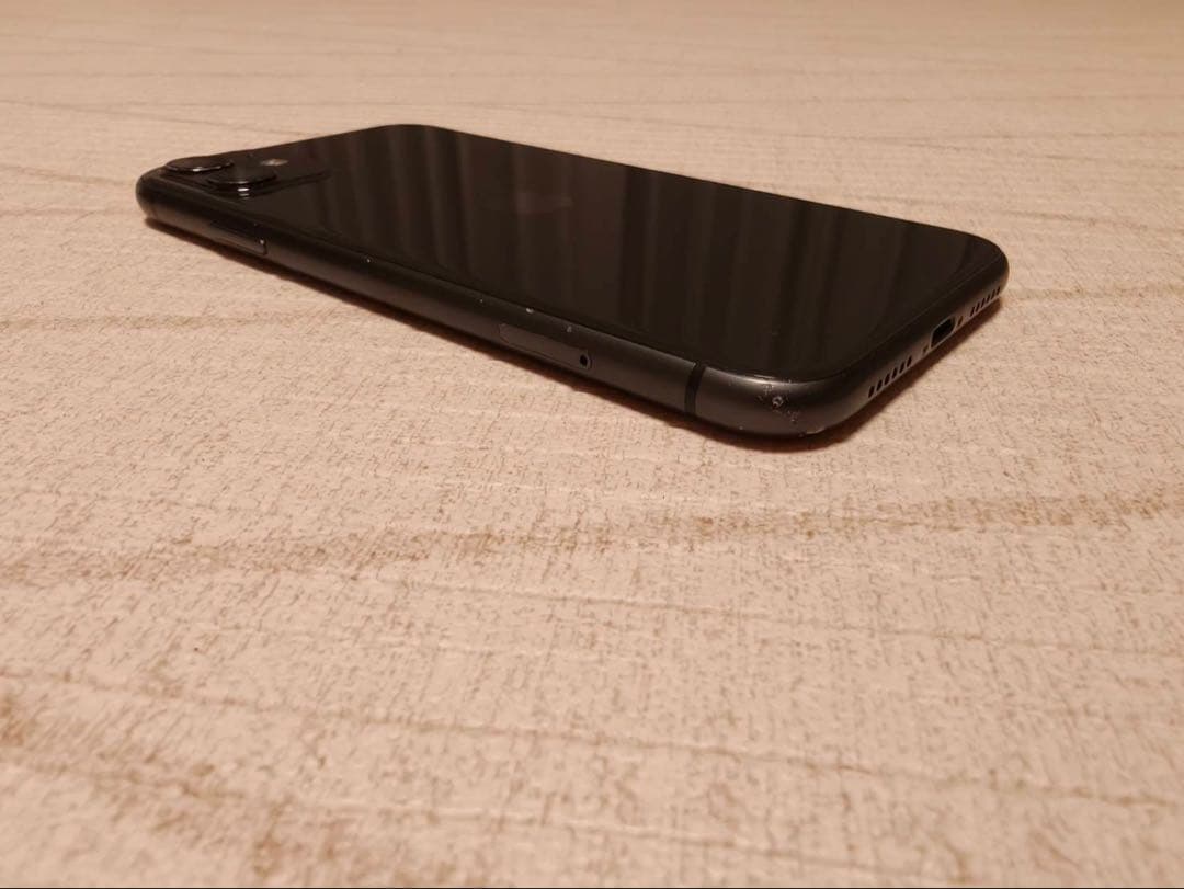 ​【SIMフリー】iPhone 11 ブラック 128GB（Face ID難有）
