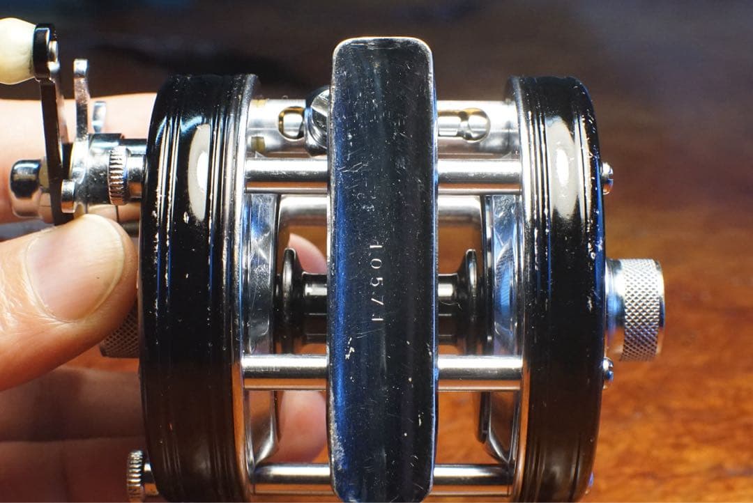 ABU アンバサダー 5000C 4スクリュー メンテ済 フレーム修正済