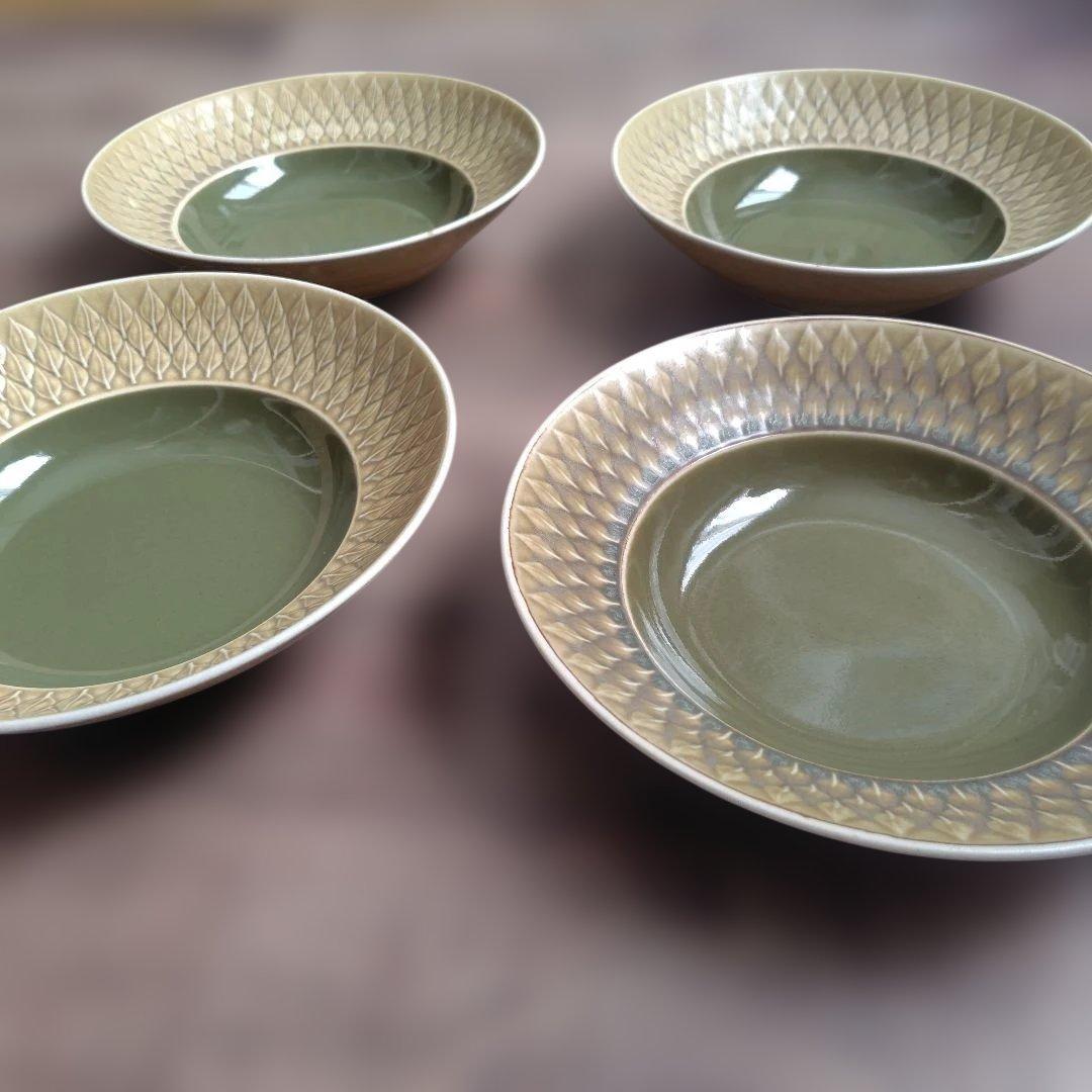 クイストゴー　レリーフ　深皿　4枚