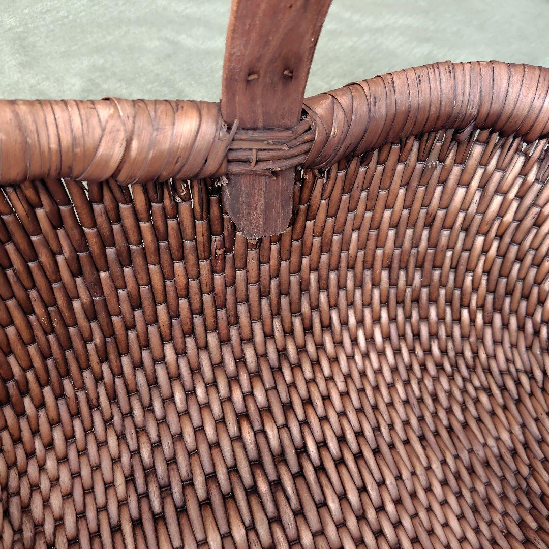 北欧ビンテージのジュニパー（セイヨウネズ）製のワンハンドル籠バスケット