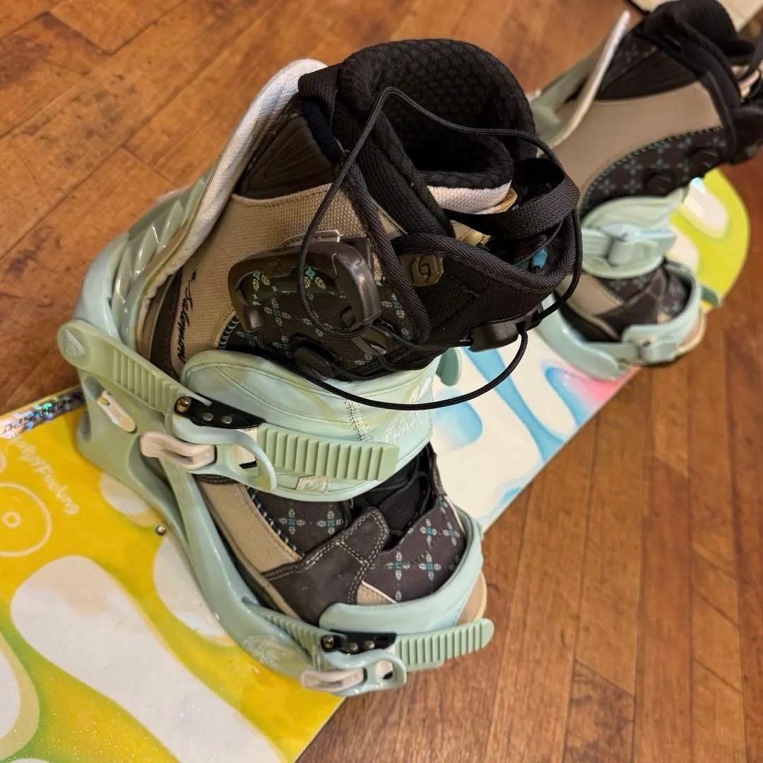 送料込！CosmicSurf 139cm salomon 24cmスノボセット！