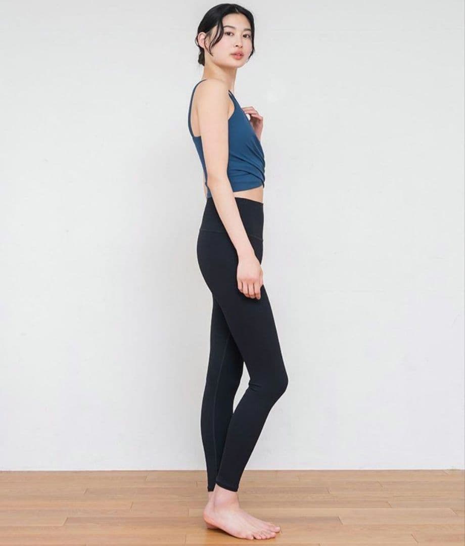 SUKALA ショートクロスキャミ&レギンスセットアップ ネイビーブルー S