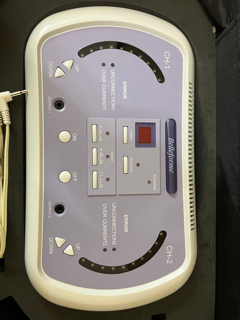 スリムビューティーハウスのボディケア機器 デジタル表示 ハードケース付き