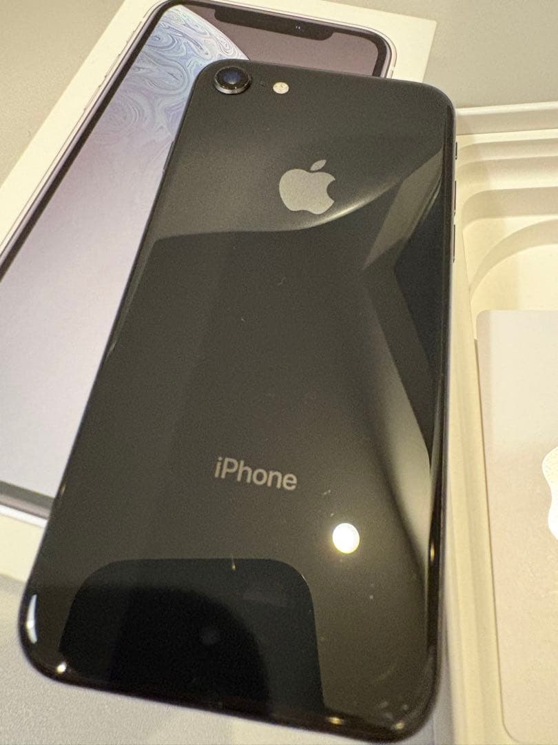 Apple iPhone 8 64GB ブラック 100% 本体のみ