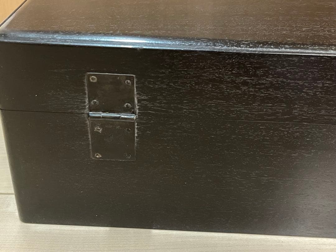 鑲箱擺件 高級感のある黒い木製の置物箱