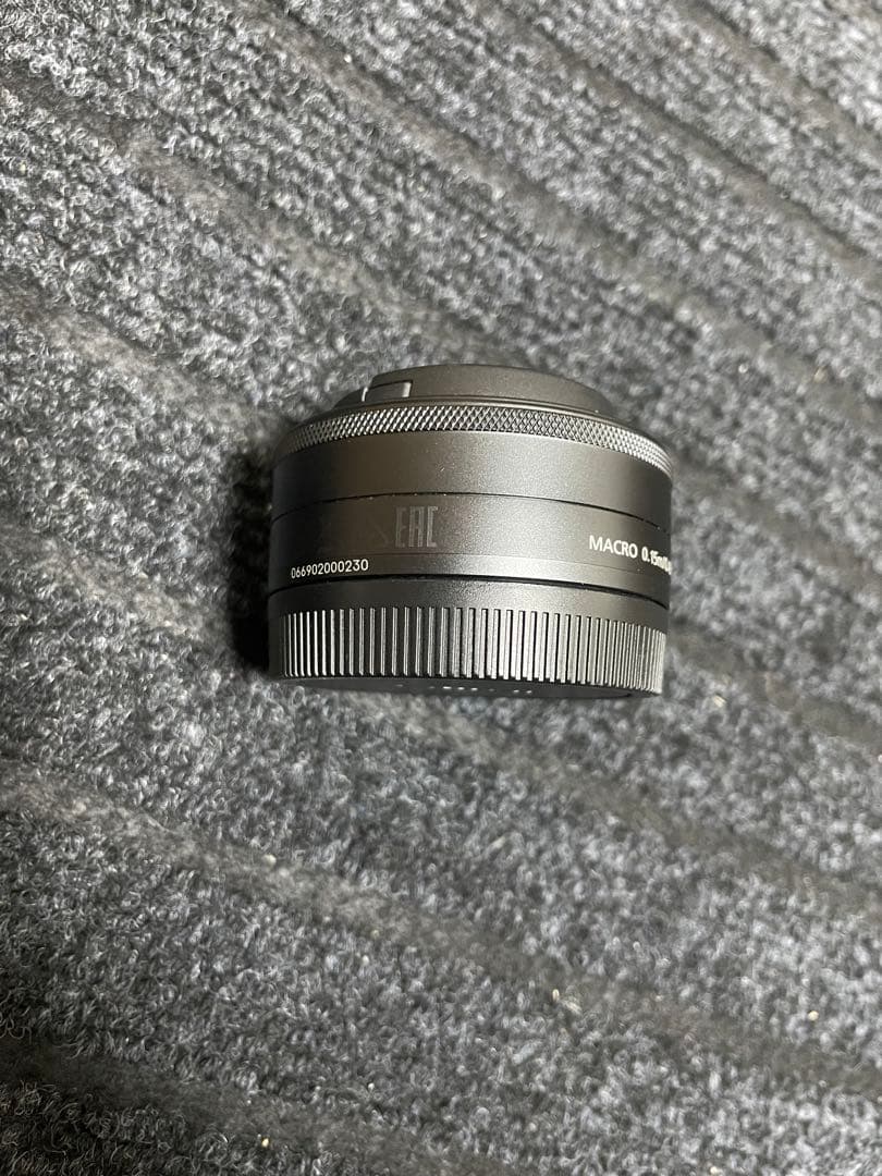 CANON EF-Mレンズ　 22mm 1:2 STM 美品