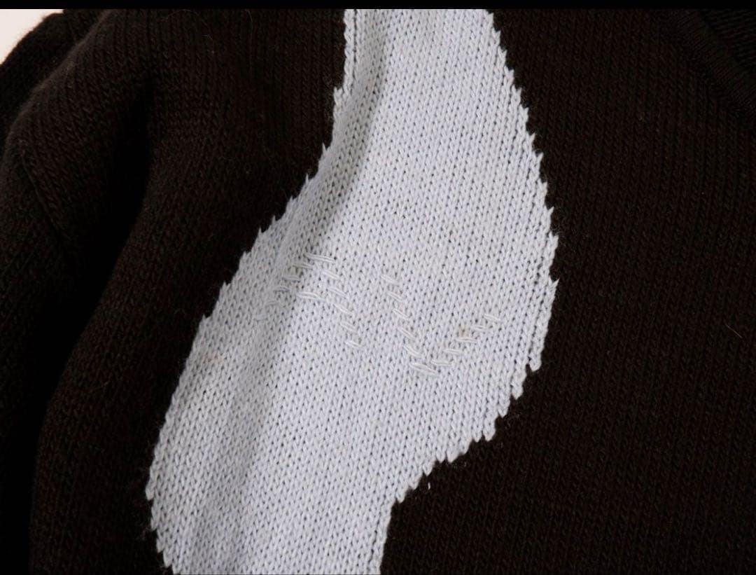 av vattev 長袖ニットセーター 黒/青/赤