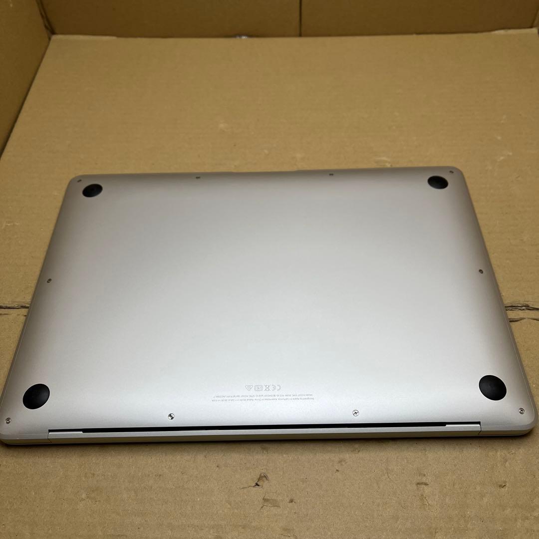 MacBook Air（M1,2020） 13.3インチ　シルバー　A2337