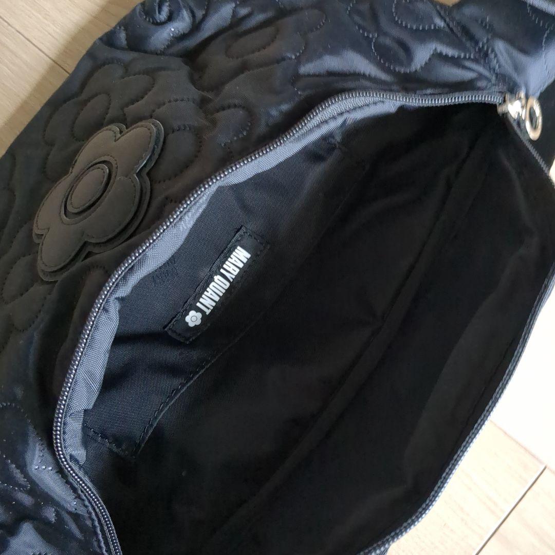 未使用　マリークワント　黒 花柄キルティング ボディバッグ