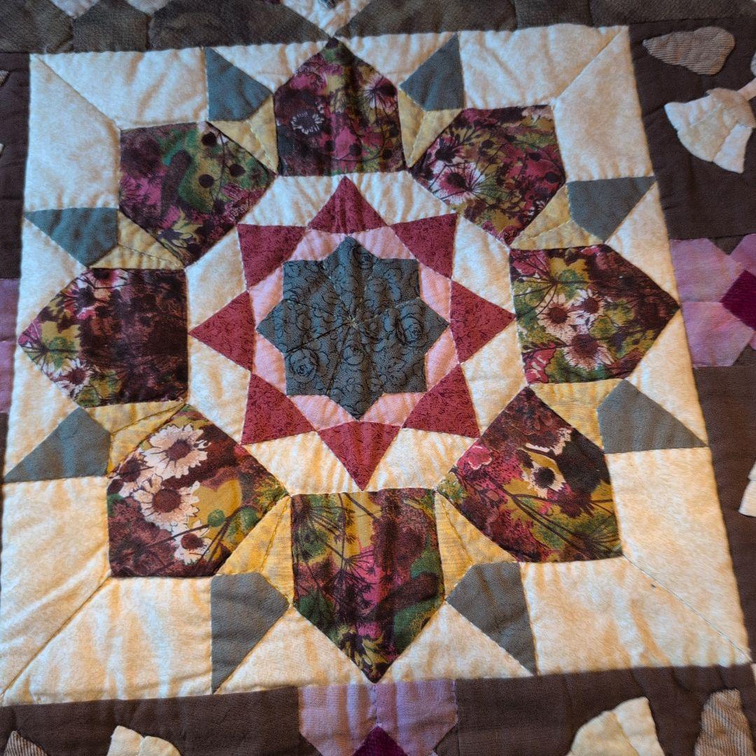 カラフルな手作りキルト