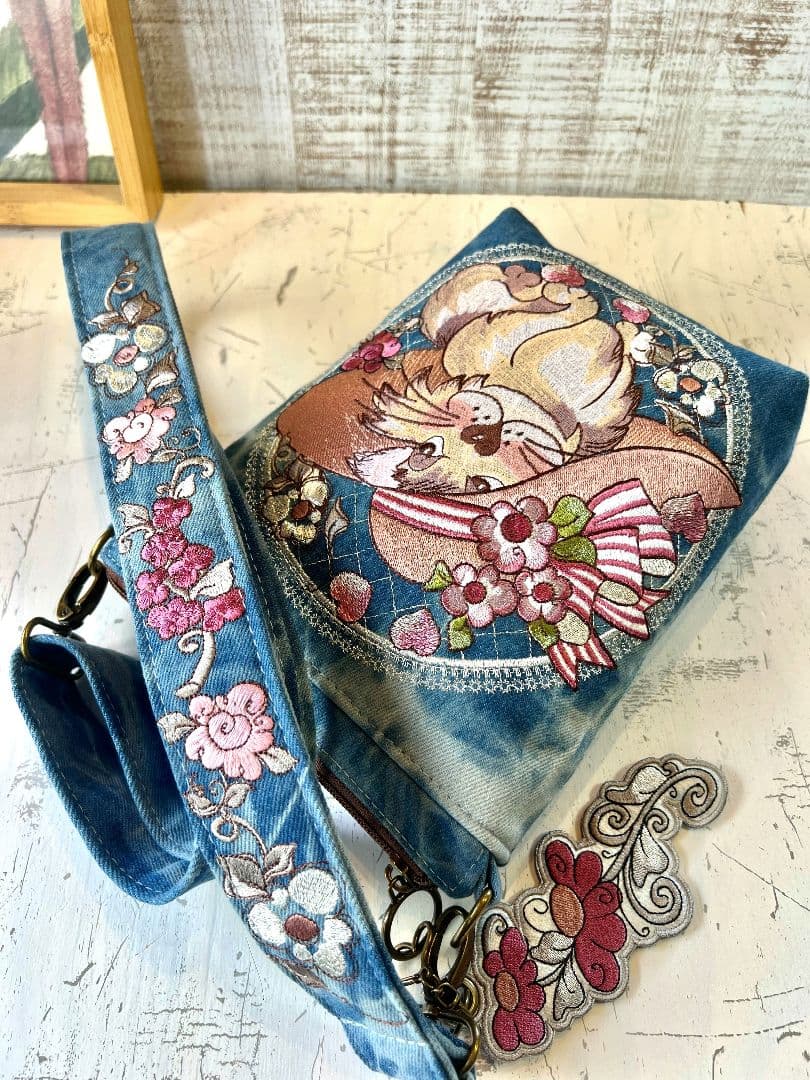 はなこ様リクエスト＊ロラライハリス♡ライトブルーWデニム♡刺繍のサコッシュ