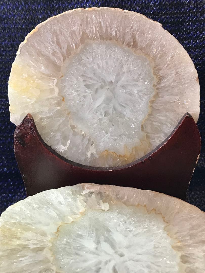 ◉約3.3kg【ブラジル産/水晶/台付き磨き原石】[8-14