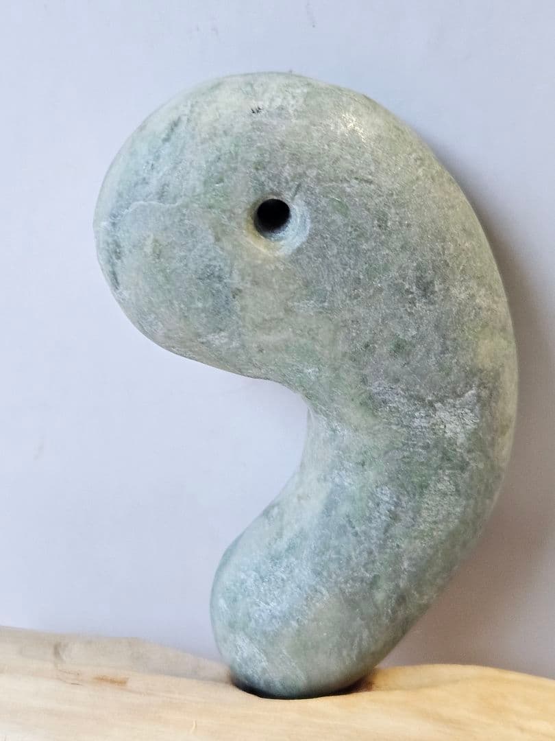 専用 綺麗表面　特大勾玉　　　　　　流線形の勾玉