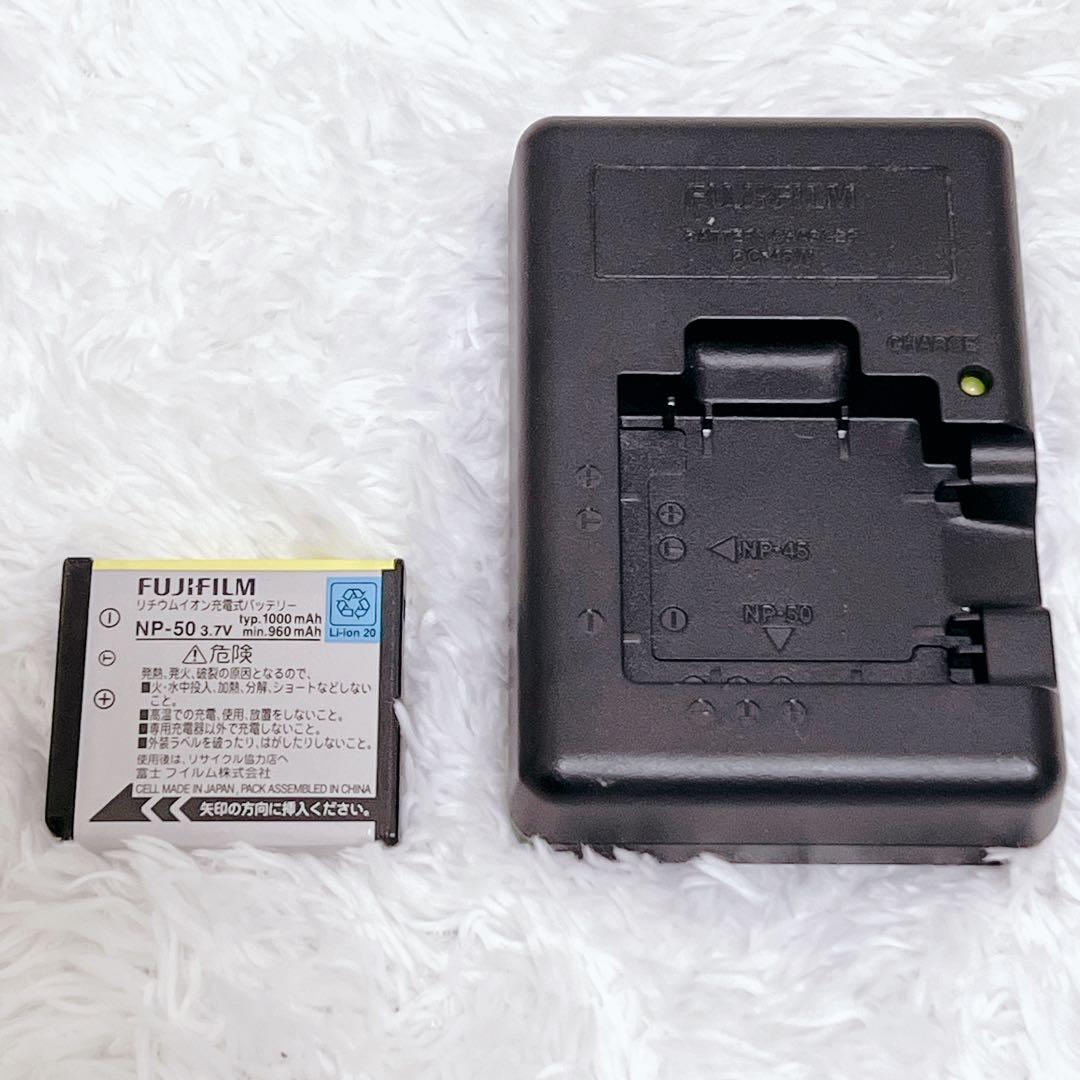 動作品 FUJIFILM FinePix F200 EXR シルバー