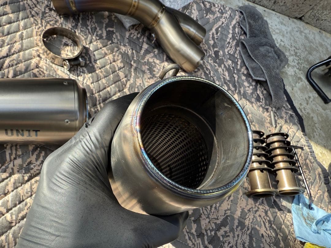 UNIT GARAGE製チタンマフラー　 R nineTシリーズ用