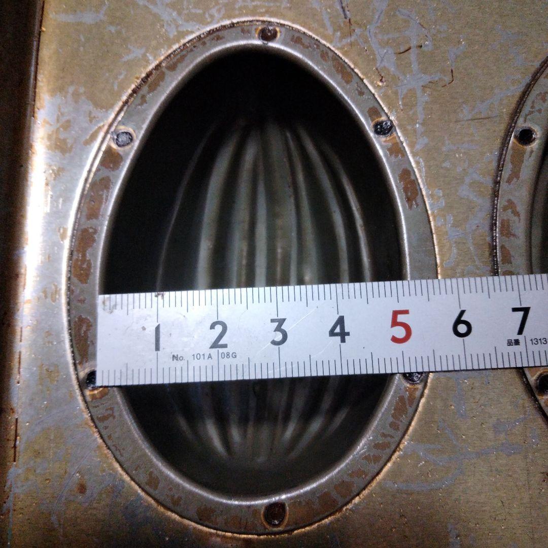 アーモンドケーキ型（25個取り）シリコン加工／千代田金属製