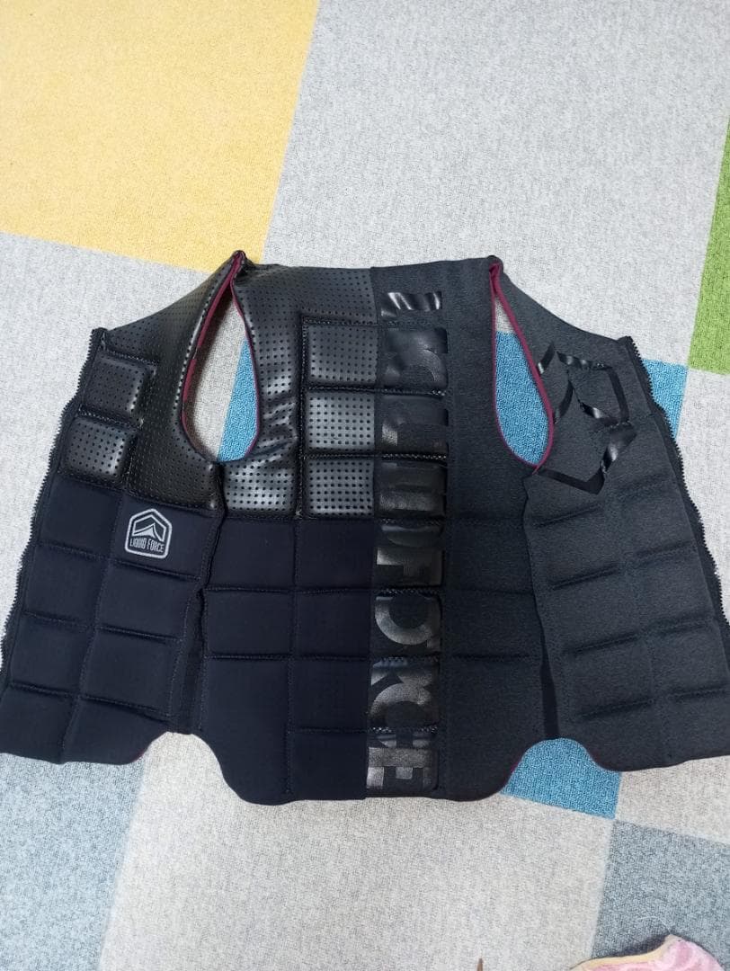 サーフィン・ボディボード Liquid Force Impact Vest