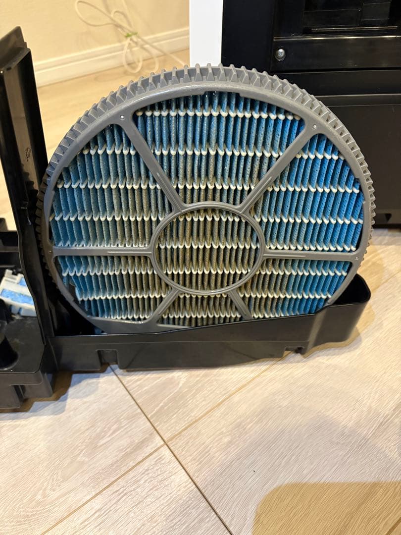 【SHARP】 除湿加湿空気清浄機 プラズマクラスター　KC-HD70-W