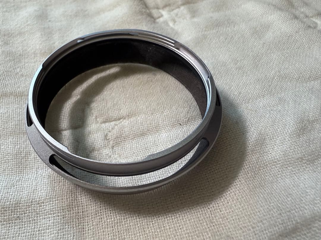 Fujifilm X100 デジタルカメラ ボディスーツ、レザーストラップ他