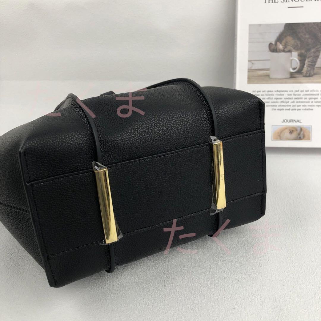 トッズ ショルダーバッグ ブラック