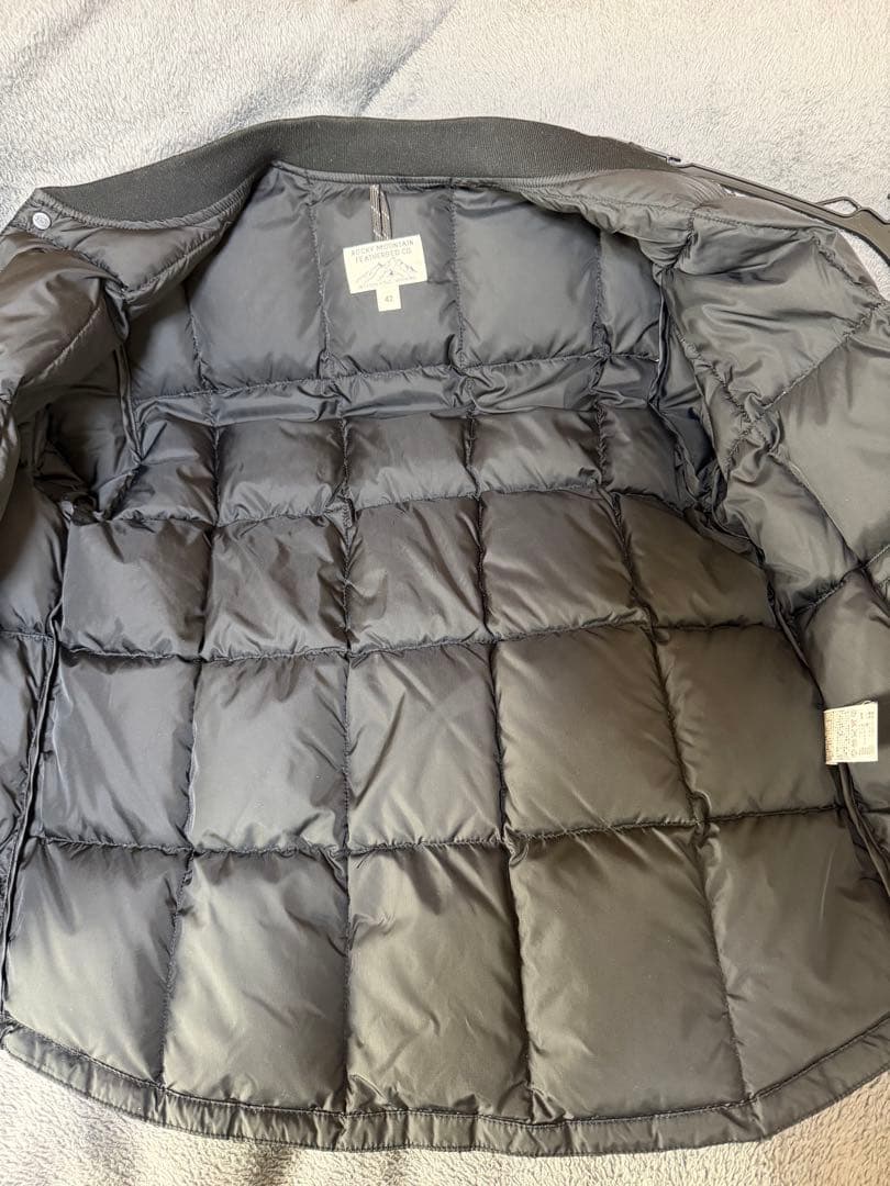 ロッキーマウンテンフェザーヘッド　ブラック キルティング ダウンジャケット　42