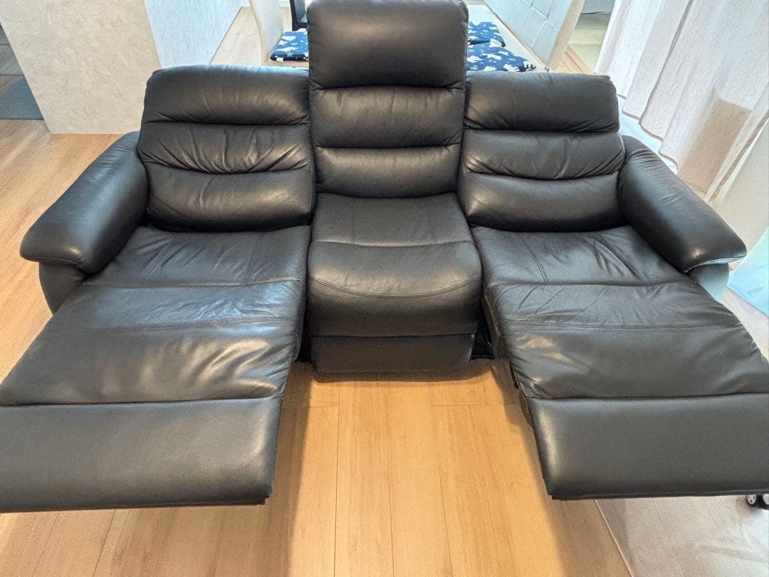 リクライニング3人掛けソファ 黒 レザー カップホルダー付き